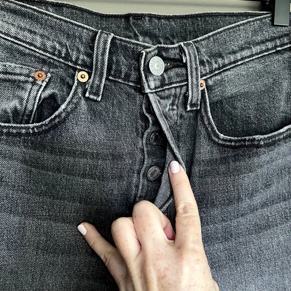Levi’s 501 Jeans in Coal Black Size 26 High Rise Premium Denim Mom Jean Tapered - Picture 9 of 16